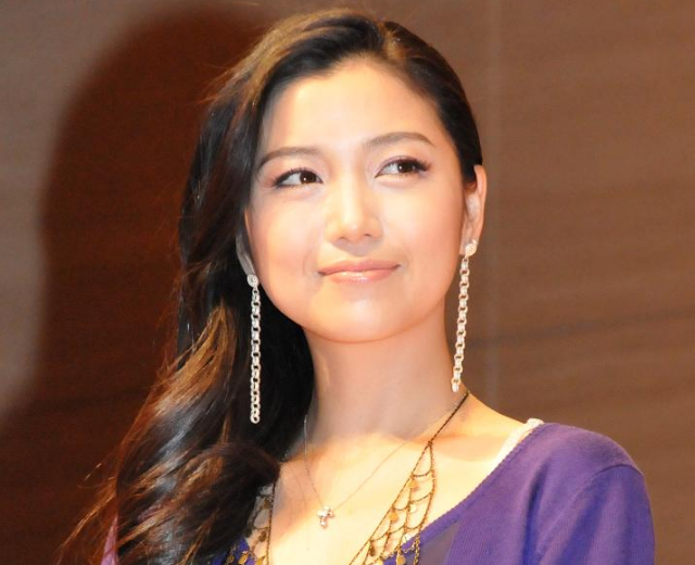 新妻聖子