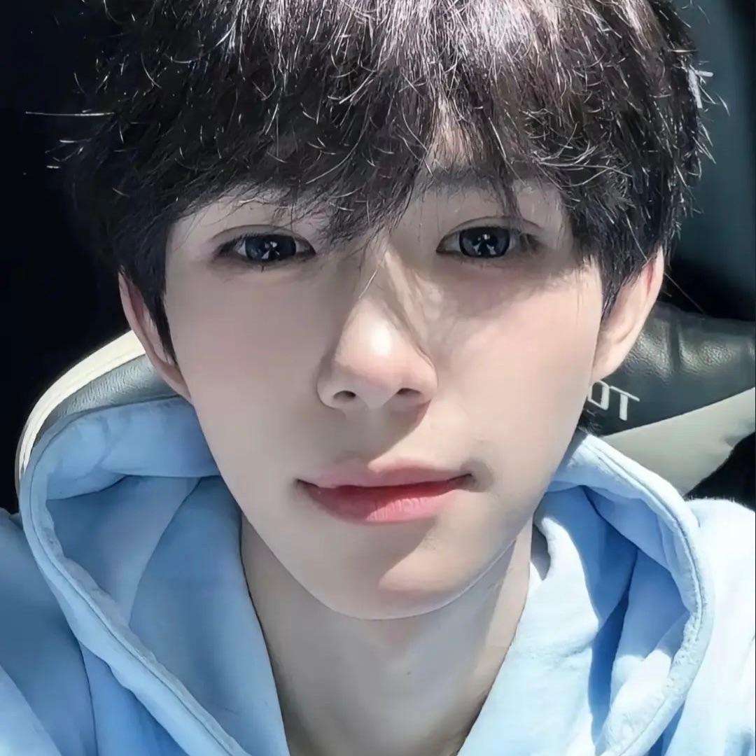 亲爱的（何秋亊Live版）