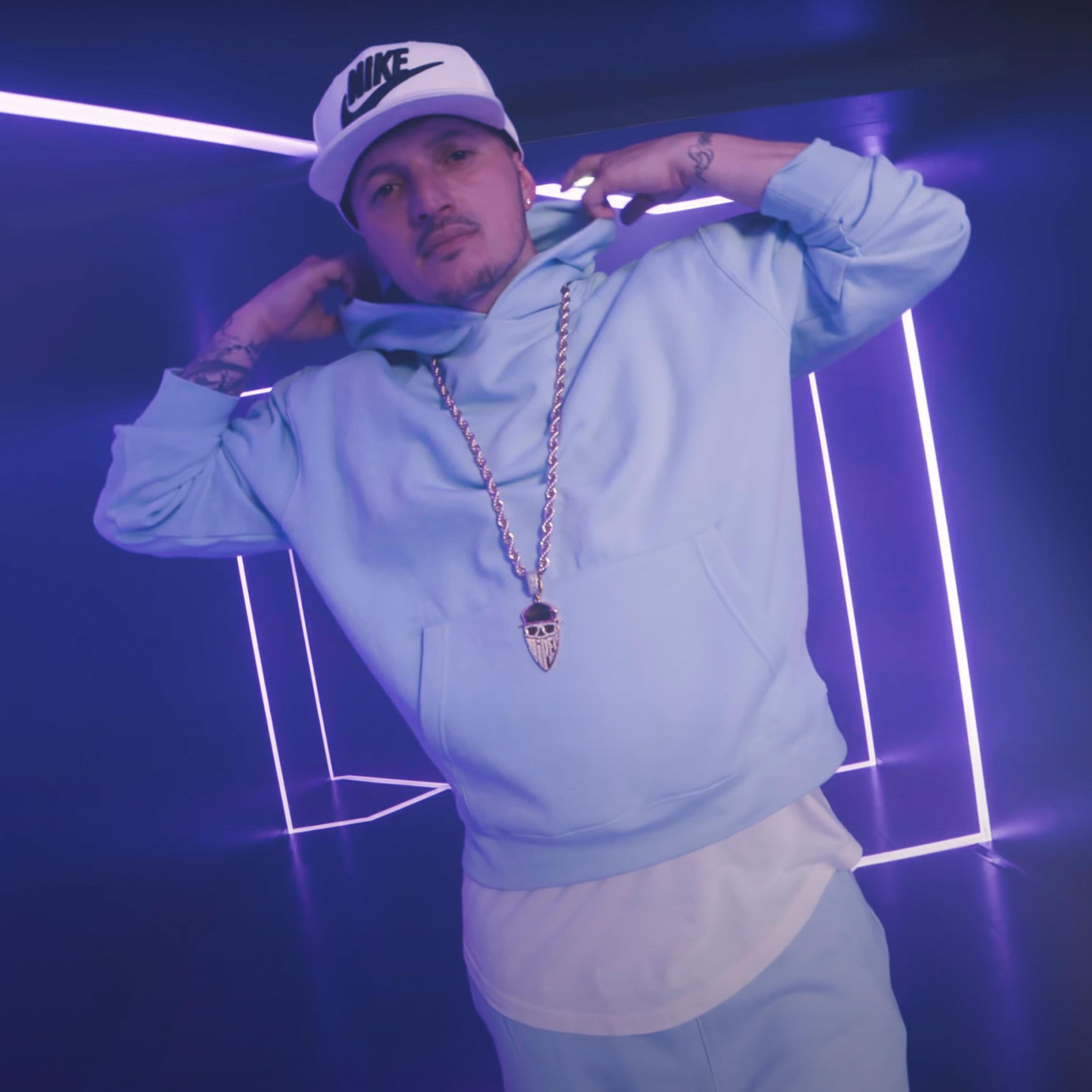 Easy (feat. Francisco)