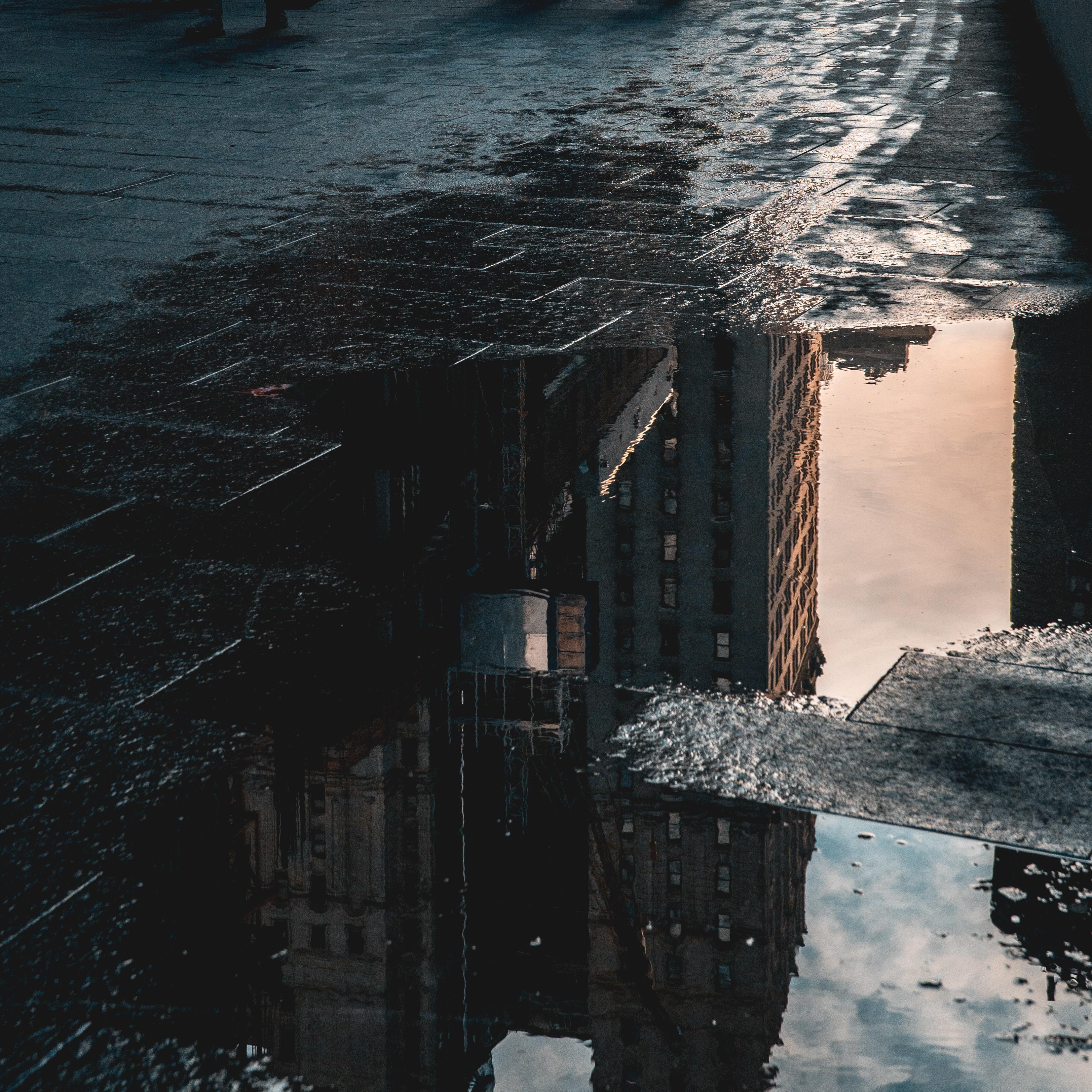 Nurse the Rain In the Corner of You (看着雨天在角落的你）