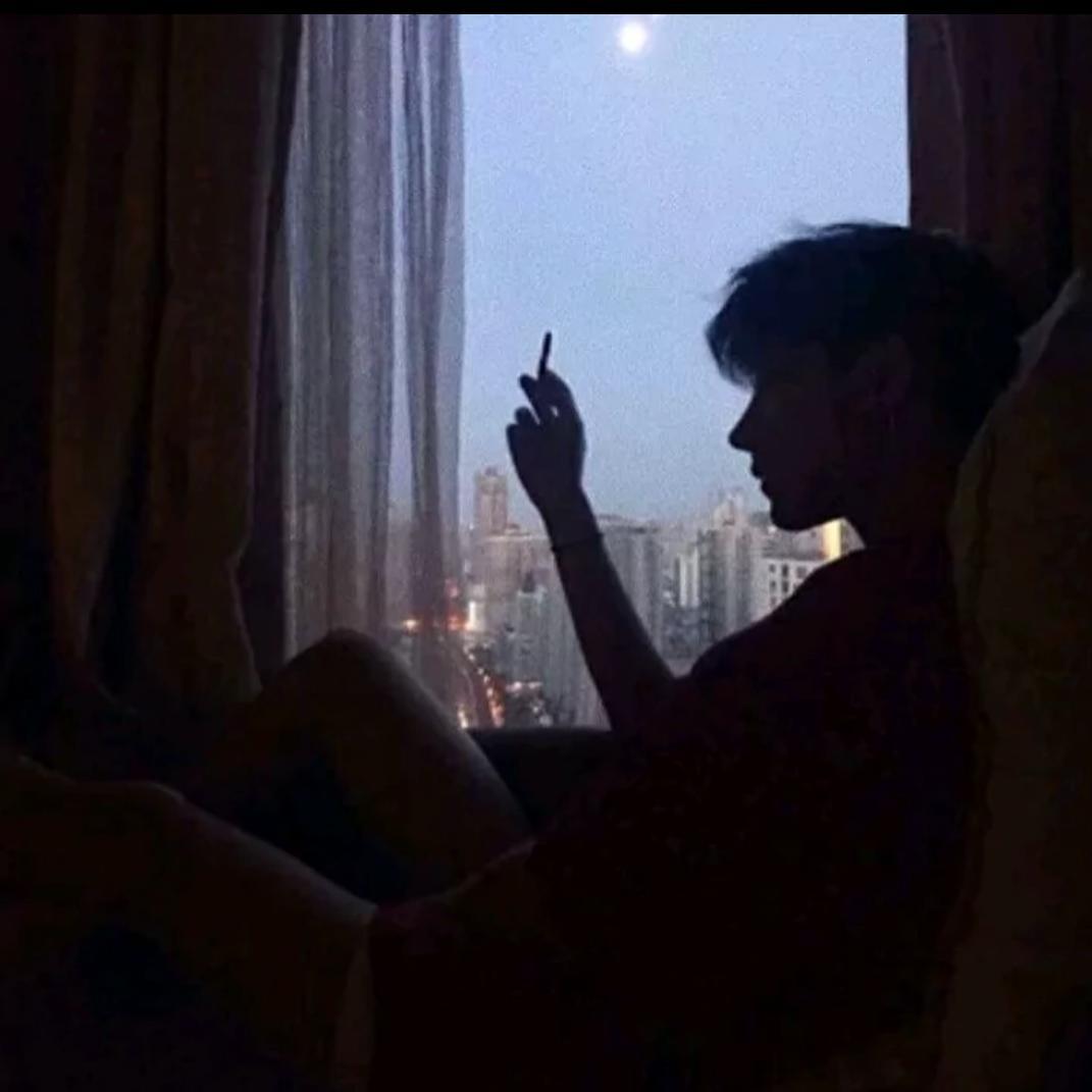 在梦中哼着她曾经最爱的歌谣封面