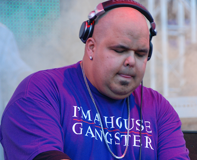 DJ Sneak