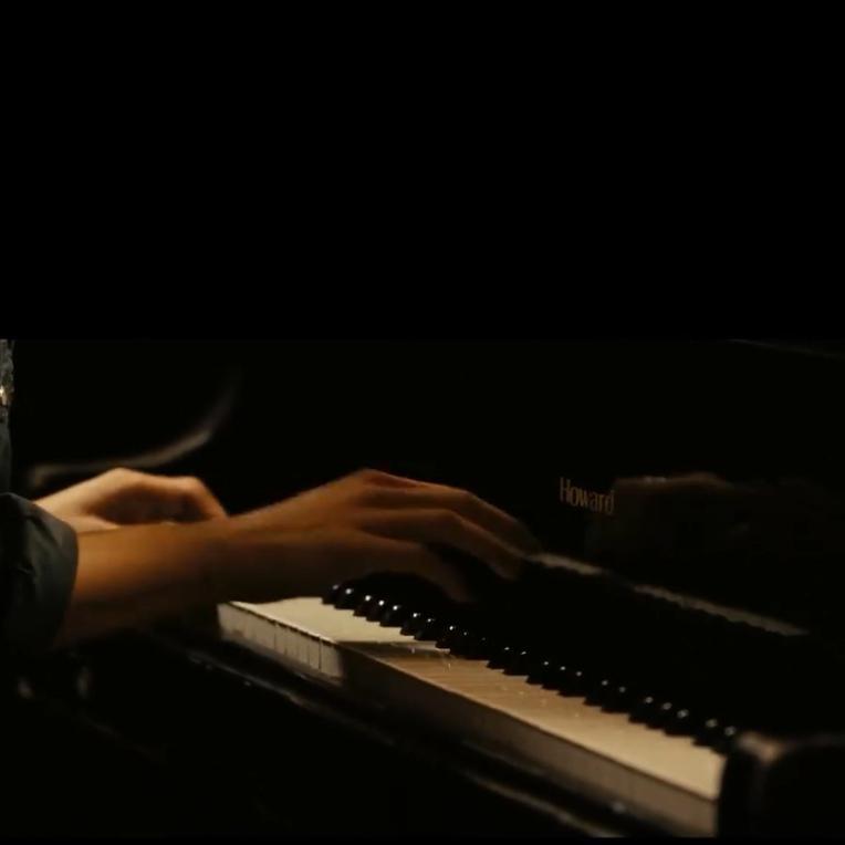 希望你最后相拥而泣的人是我