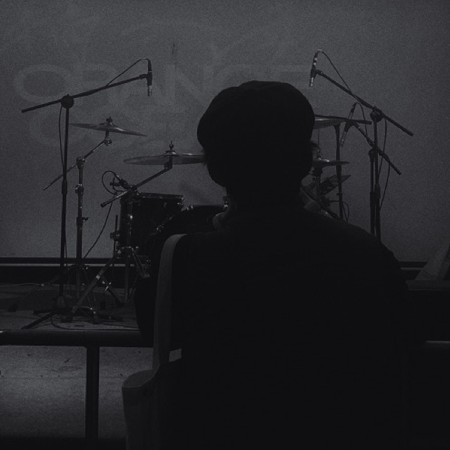 假装(翻自姜云升)