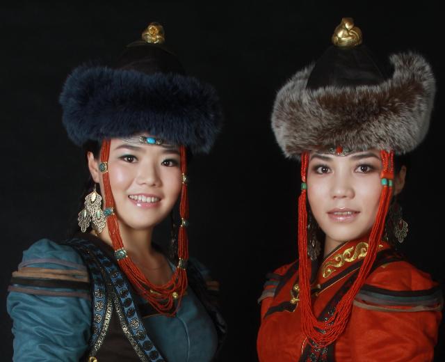科尔沁草原姐妹