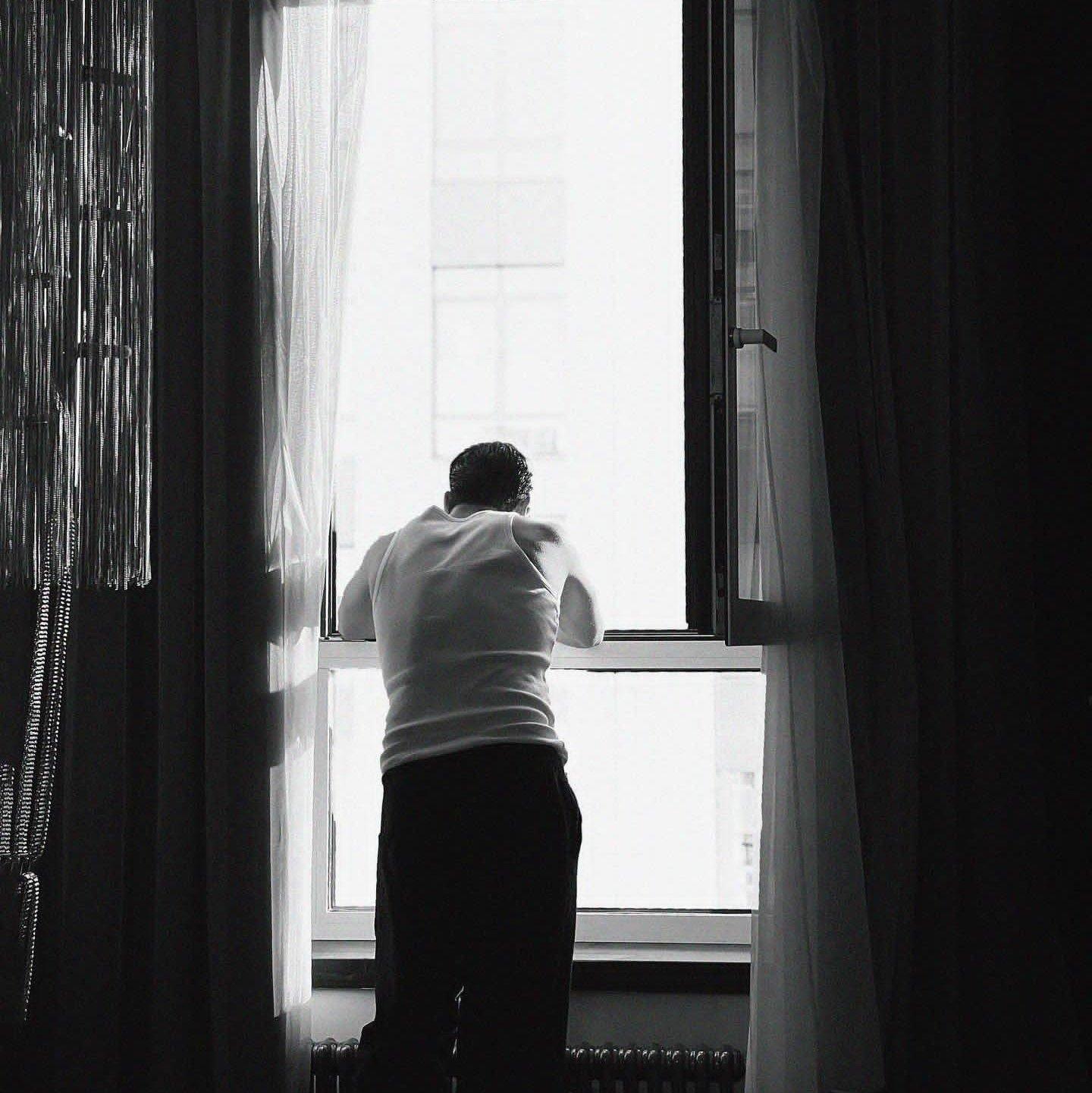 Lonely_jony.me_Escape - Lonely | 在线播放_Lonely歌词_Lonely下载 | 网易云音乐
