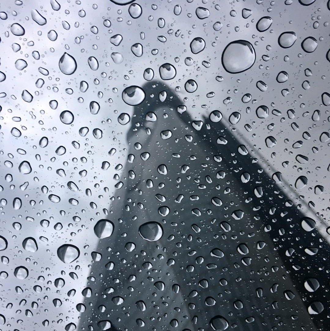 雨天封面
