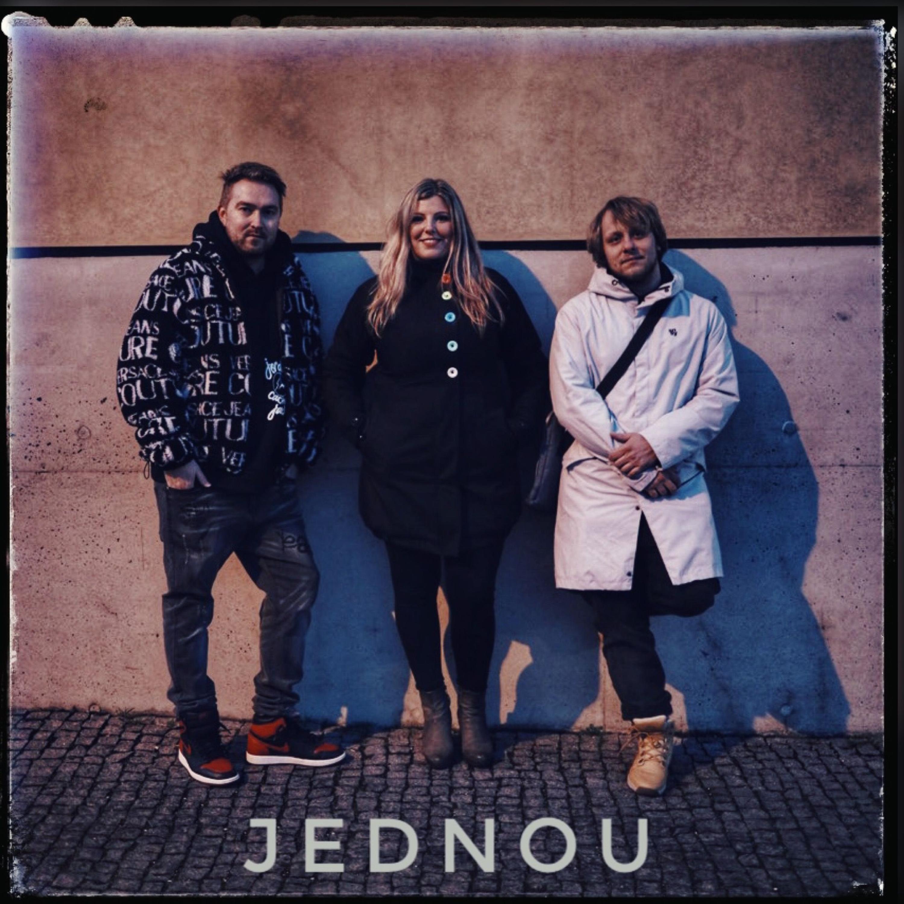 Jednou (feat. EL-M & Lucie Středová)