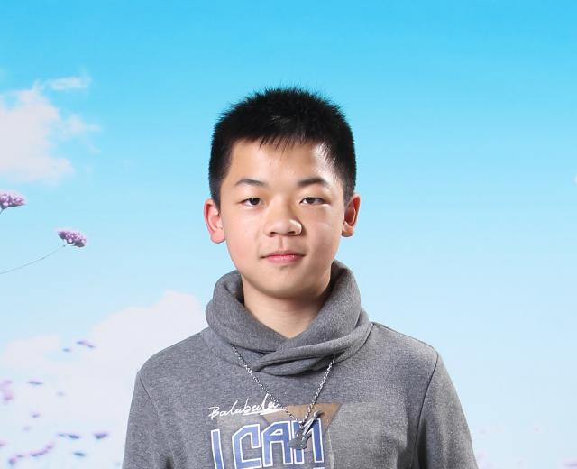 李奕成