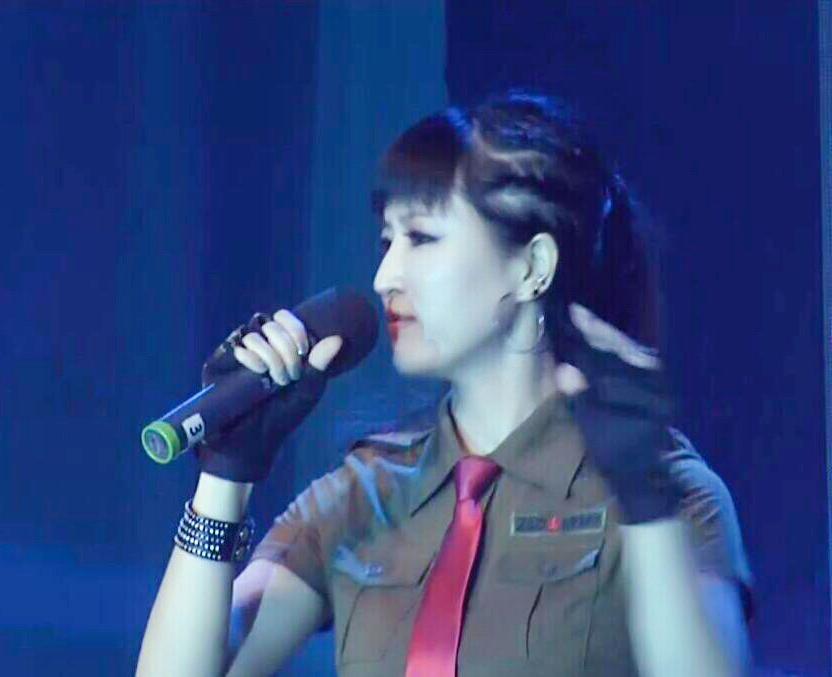 金子晴
