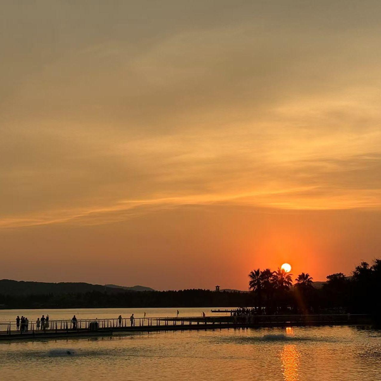 夕阳与晚风都予你 - 海与风封面