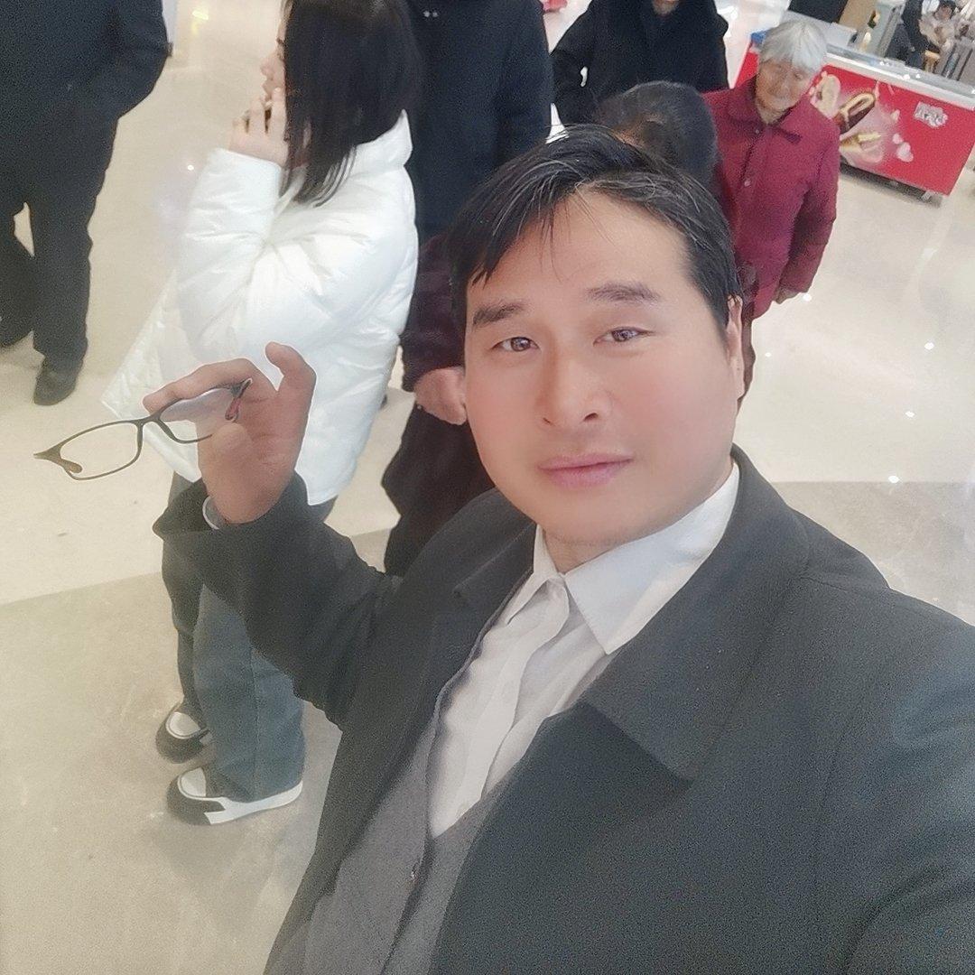 又是一个春天对你对思念迫不及待 伴奏封面