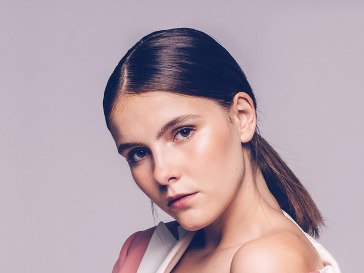 Camille Schneyder
