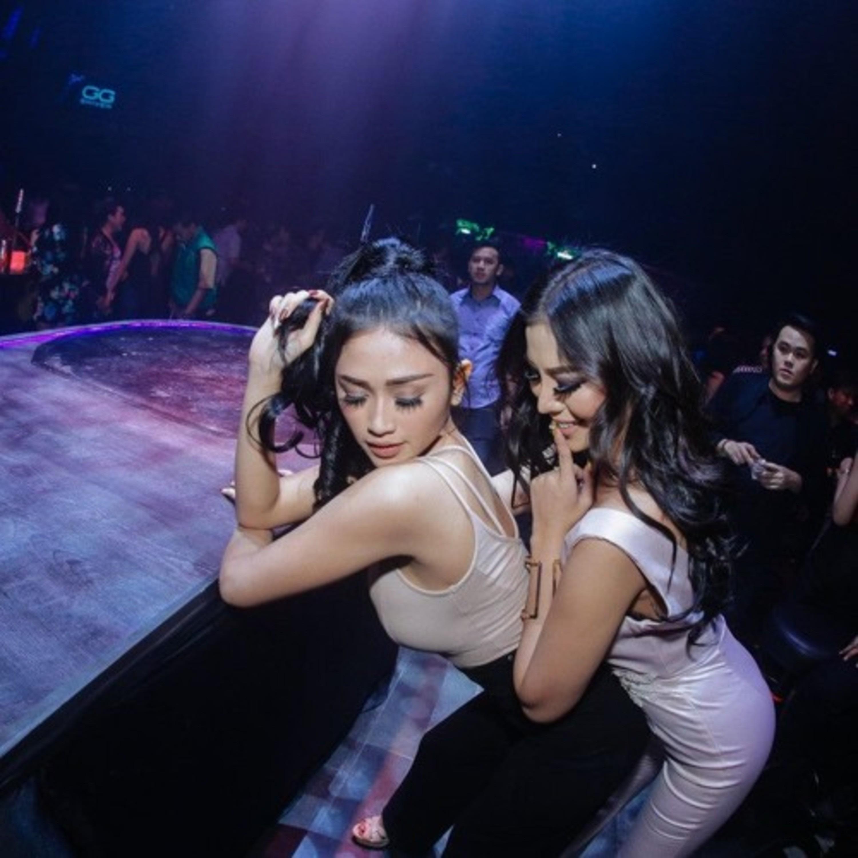 DJ SUNGGUH KETAMPANAN INI BENAR² MENYIKSAKU