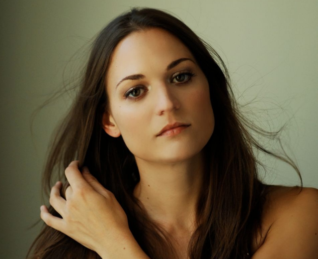 Amber Rubarth