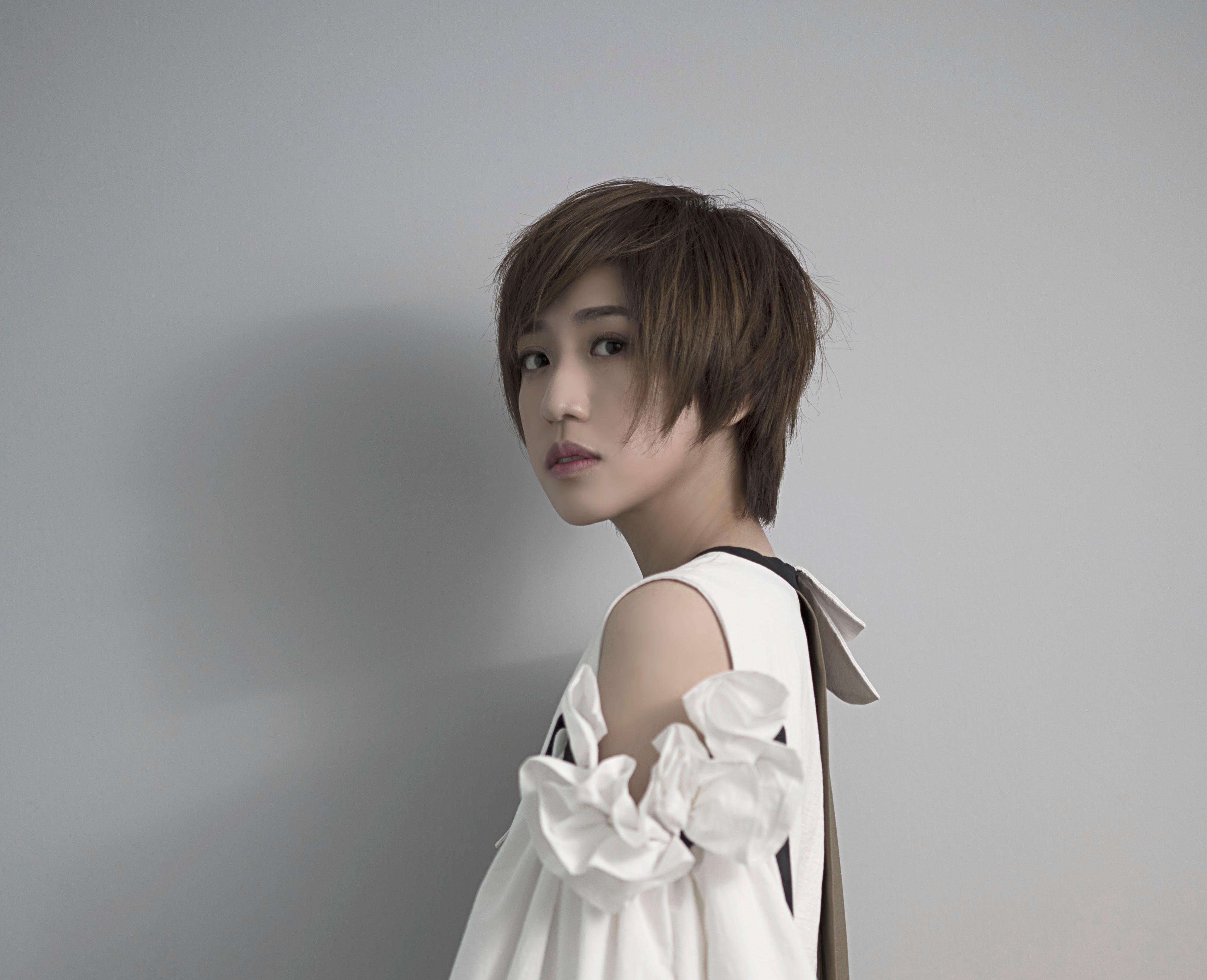 Yise 罗忆诗