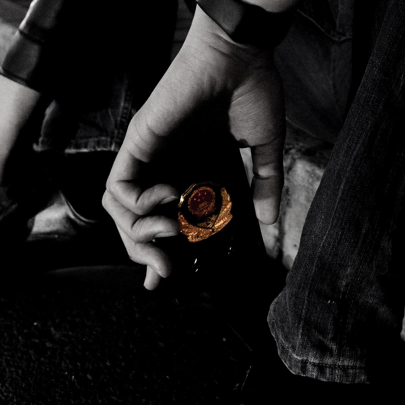 亦如_南里乐队_对不起，我是警察 | 在线播放_亦如歌词_亦如下载 | 网易云音乐