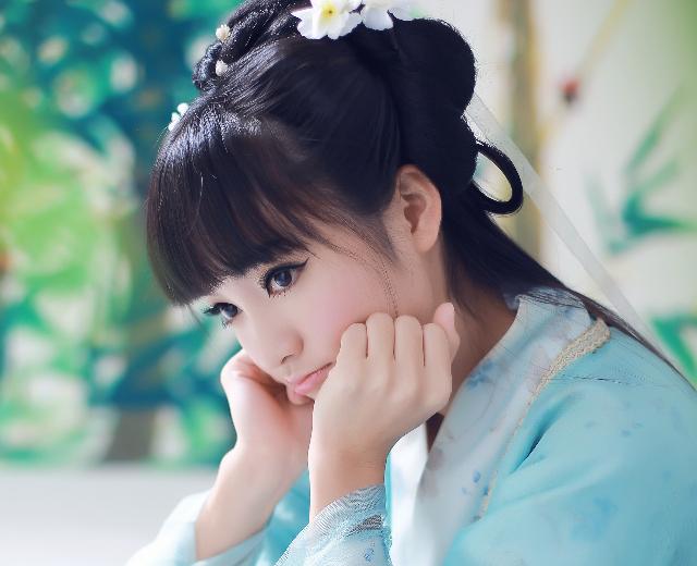 钟彩媚