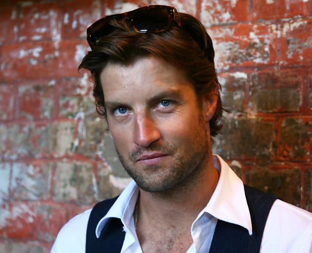 Axle Whitehead