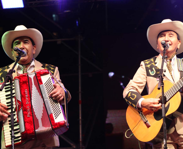 Los Hermanos Bustos