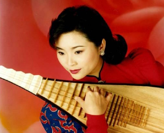 杨靖