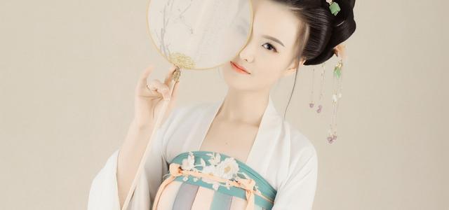 晴愔头像