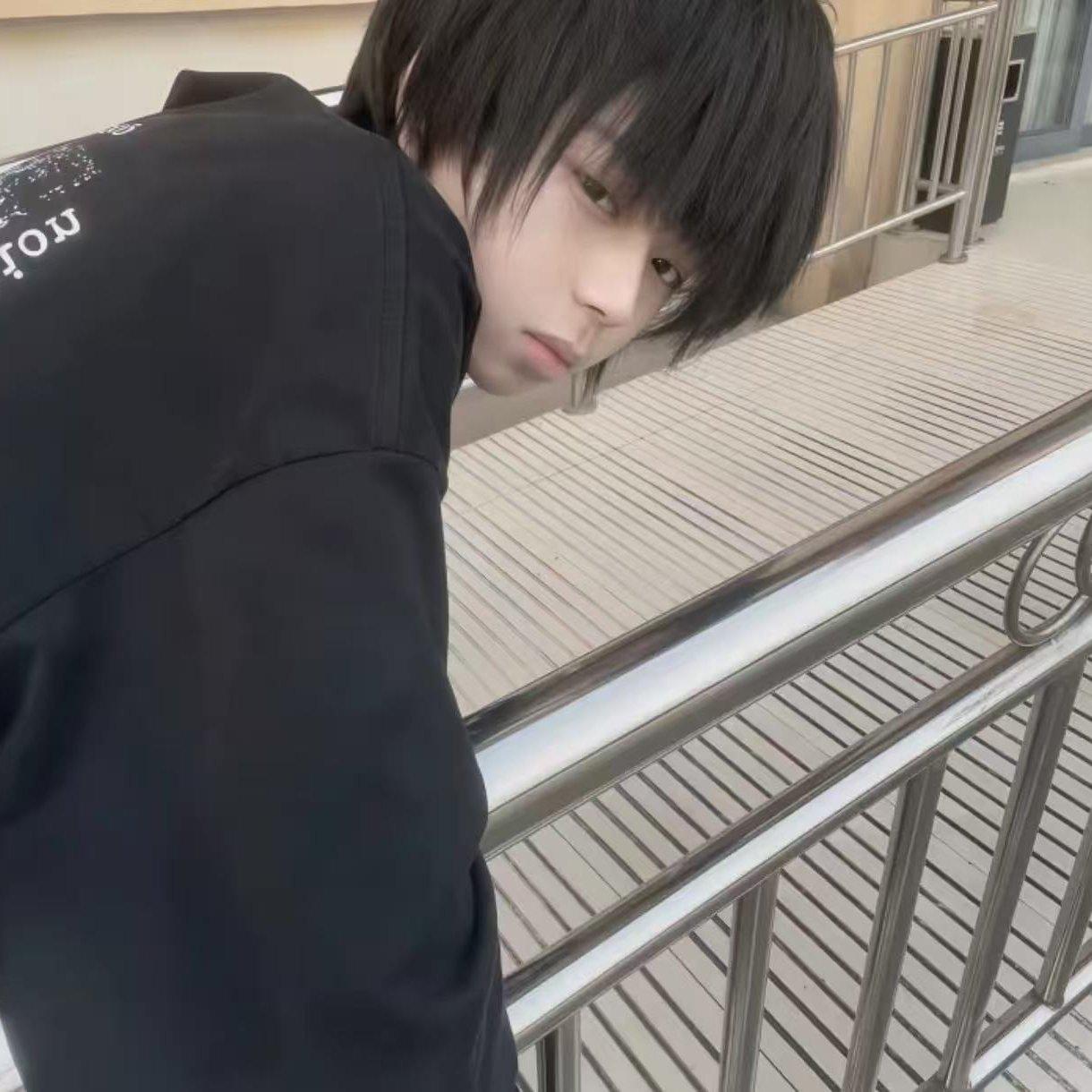 胸前封面