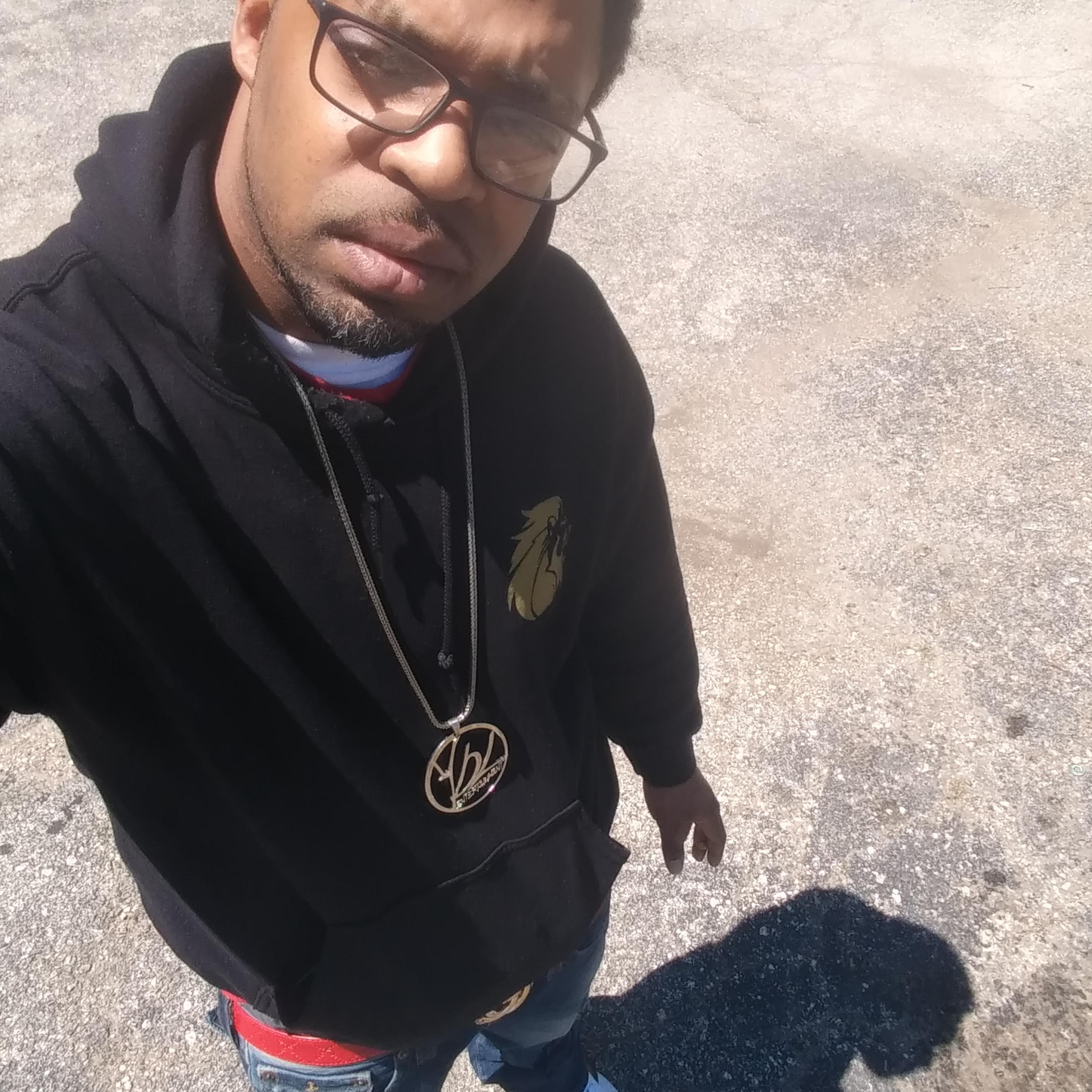 Kcrazy (feat. 2 Dye 4 & Young Hurq)