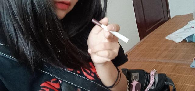 恶毒女二头像
