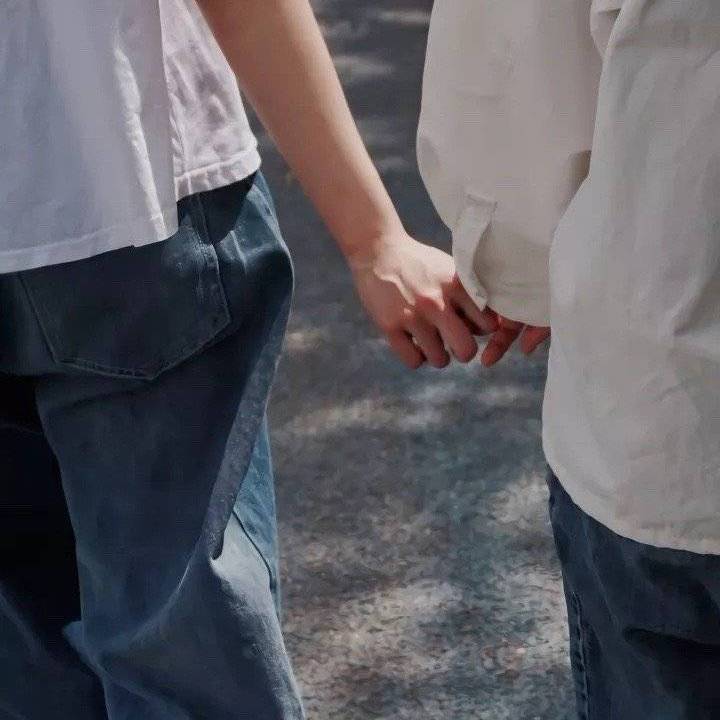 云中的angel封面