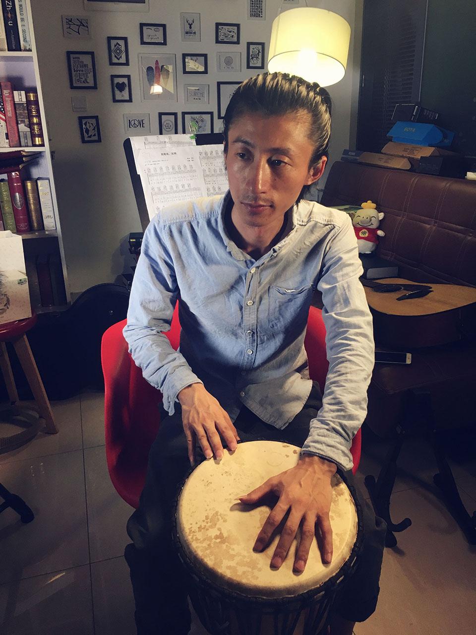 客家籍独立音乐人、摄影师、吉他手邹晓林做客