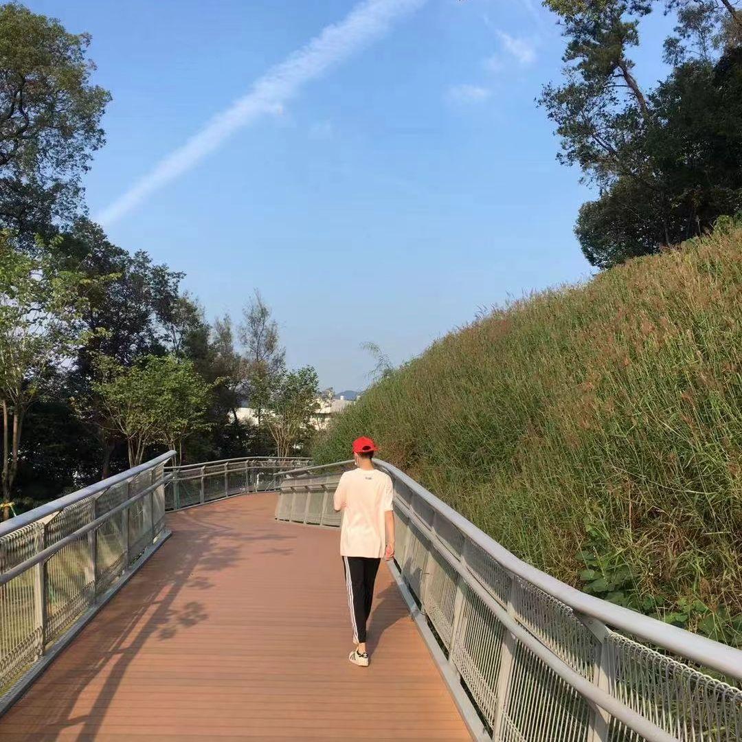 I DONT WANNA BE ALONE