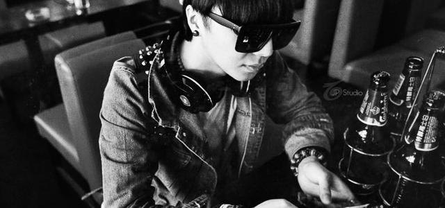 VEEZiE李魏西头像