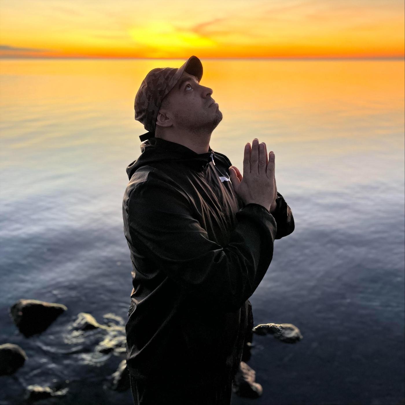 Un Poco de Aquí, Un Poco de Allá (feat. MC Código)