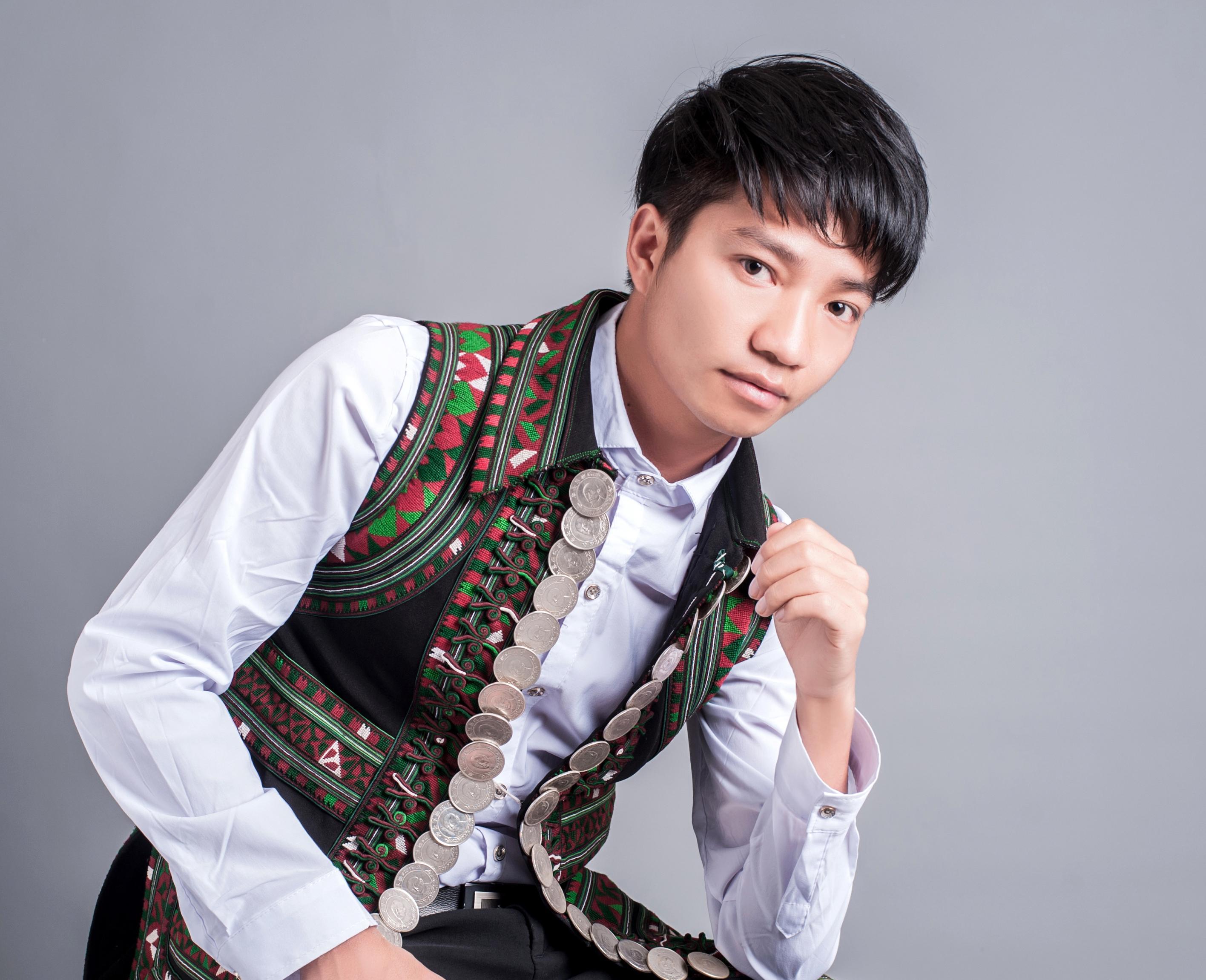 李弦
