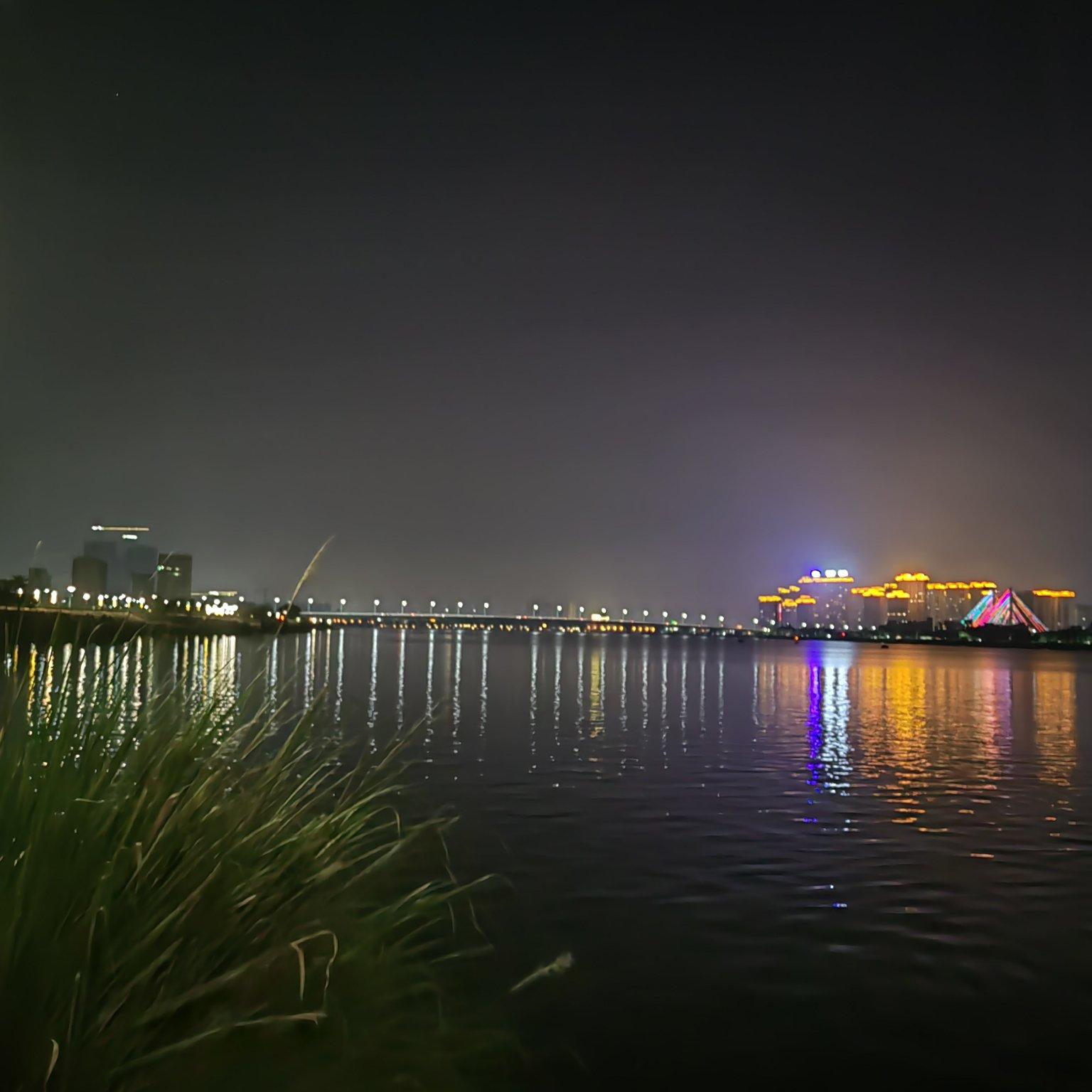 八小时时差封面