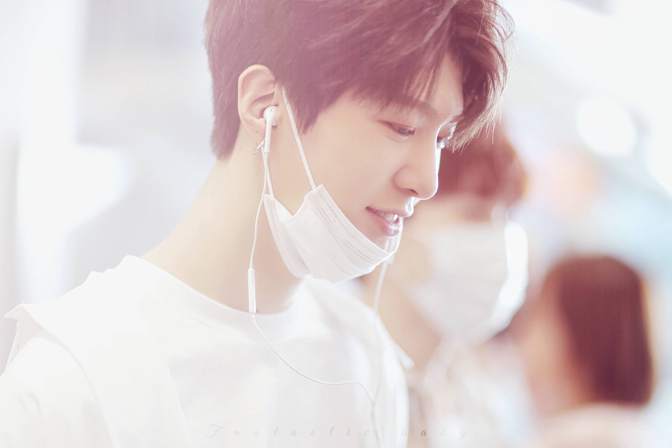 万丈(范丞丞出道应援曲)