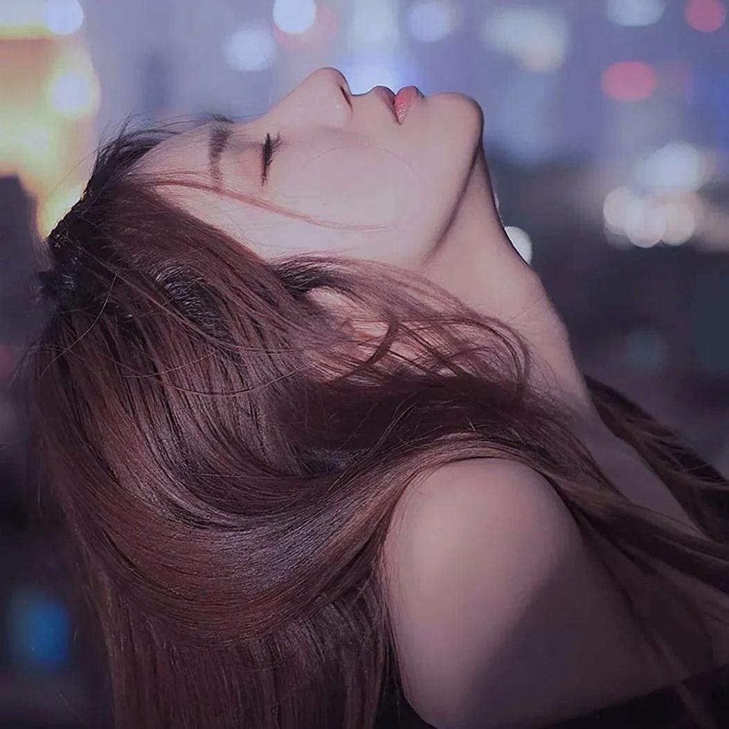 孤独悲歌
一首悲伤的歌
Lonely封面