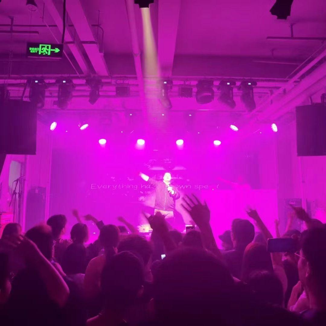 一个人的live house_比尔牛lil Slower_一个人的live house | 在线播放_一个人的live house歌词_一个人的live house下载 | 网易云音乐
