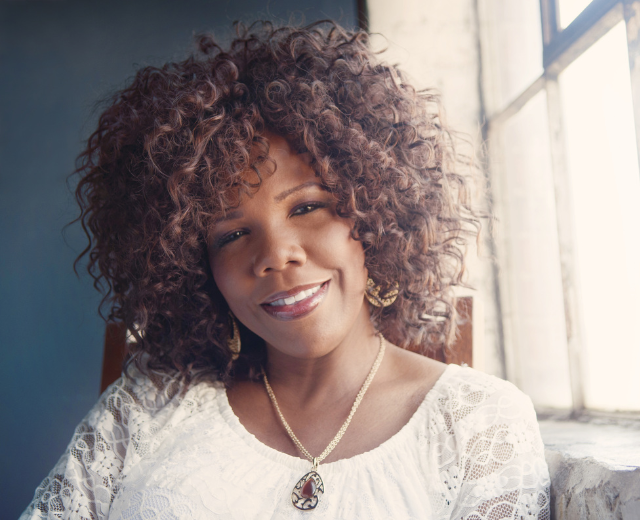 Lynda Randle