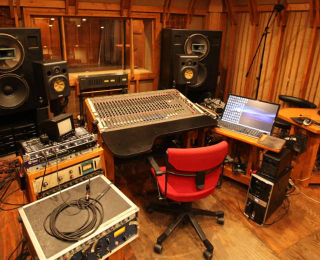 ZIZZ STUDIO