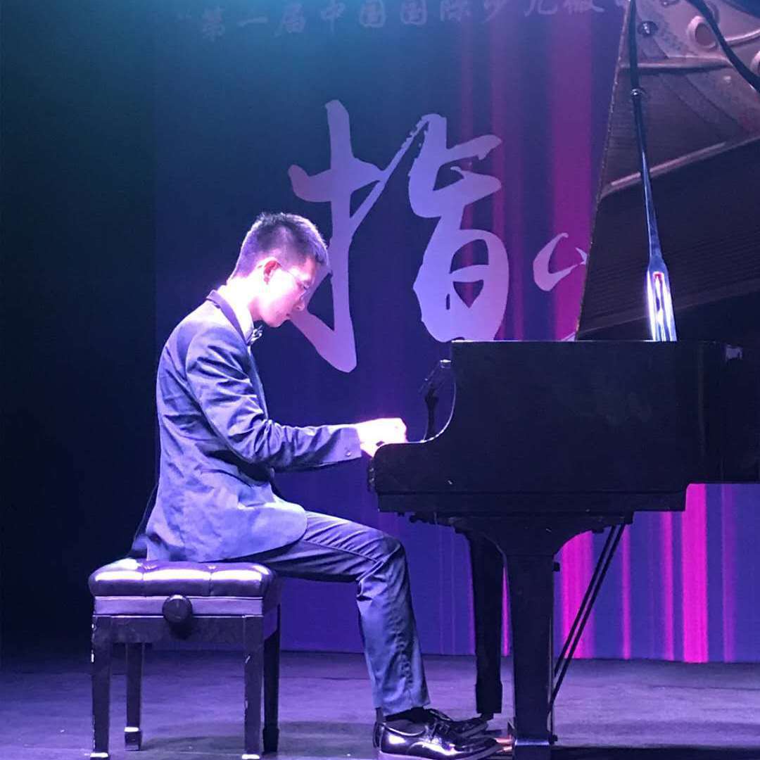 一步之遥(por una cabeza)