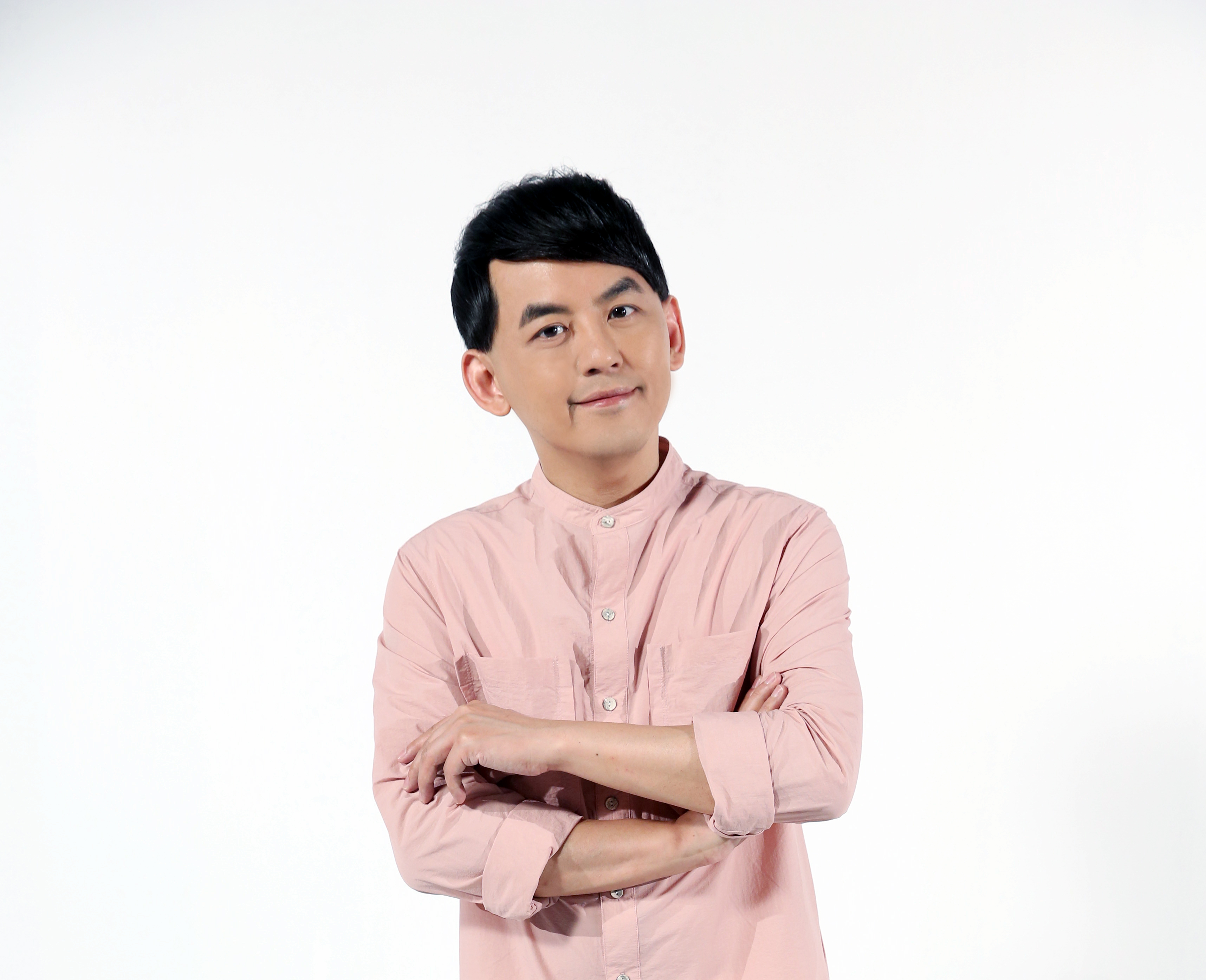 黄子佼
