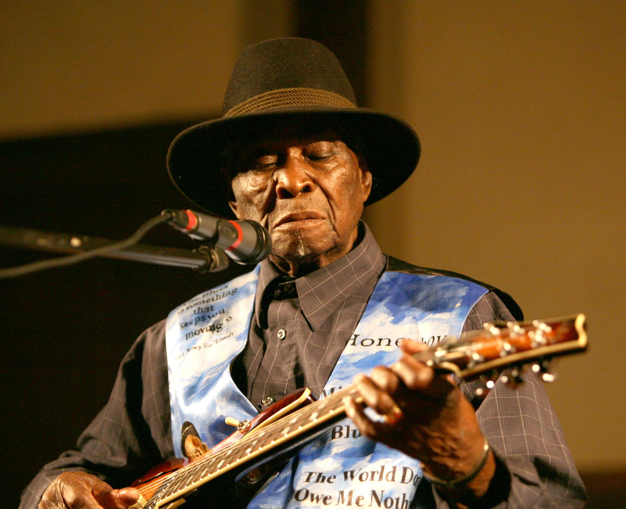 David "Honeyboy" Edwards