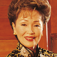 西崎崇子