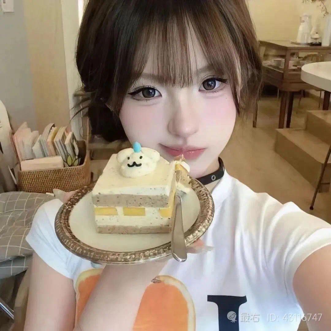 asmr助眠口腔音（香香软软小蛋糕的食音）