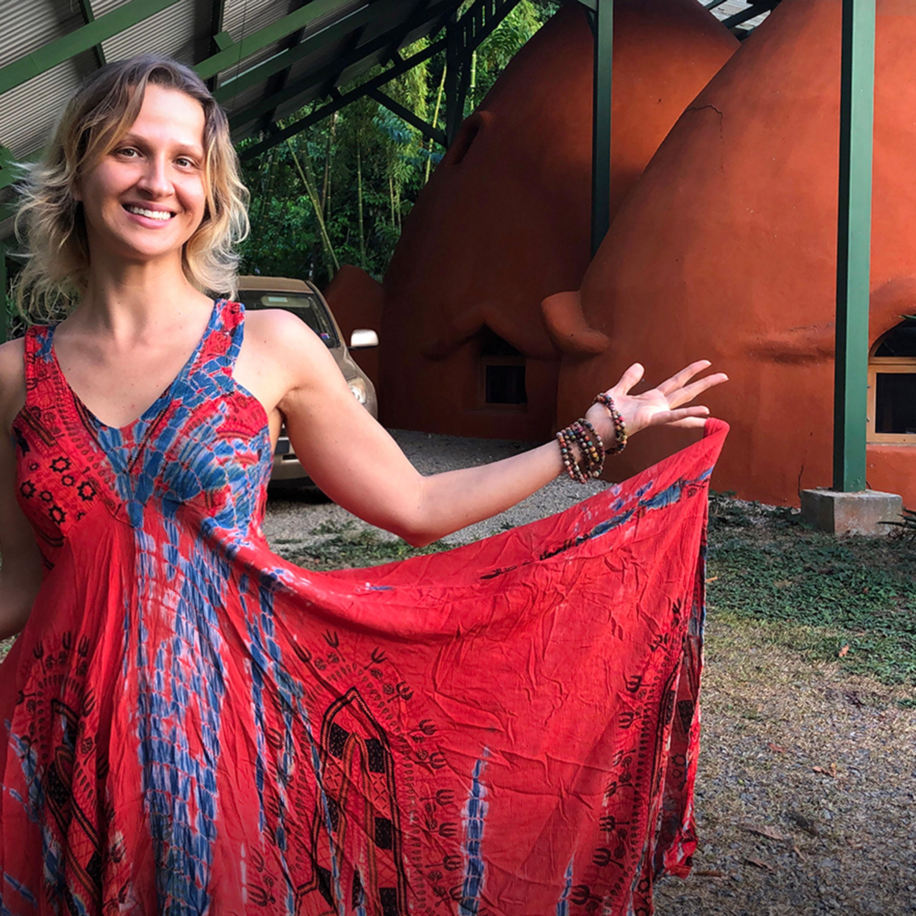 EAR to EAR Relaxing House Tour With Beautiful Music - Olivia Kissper