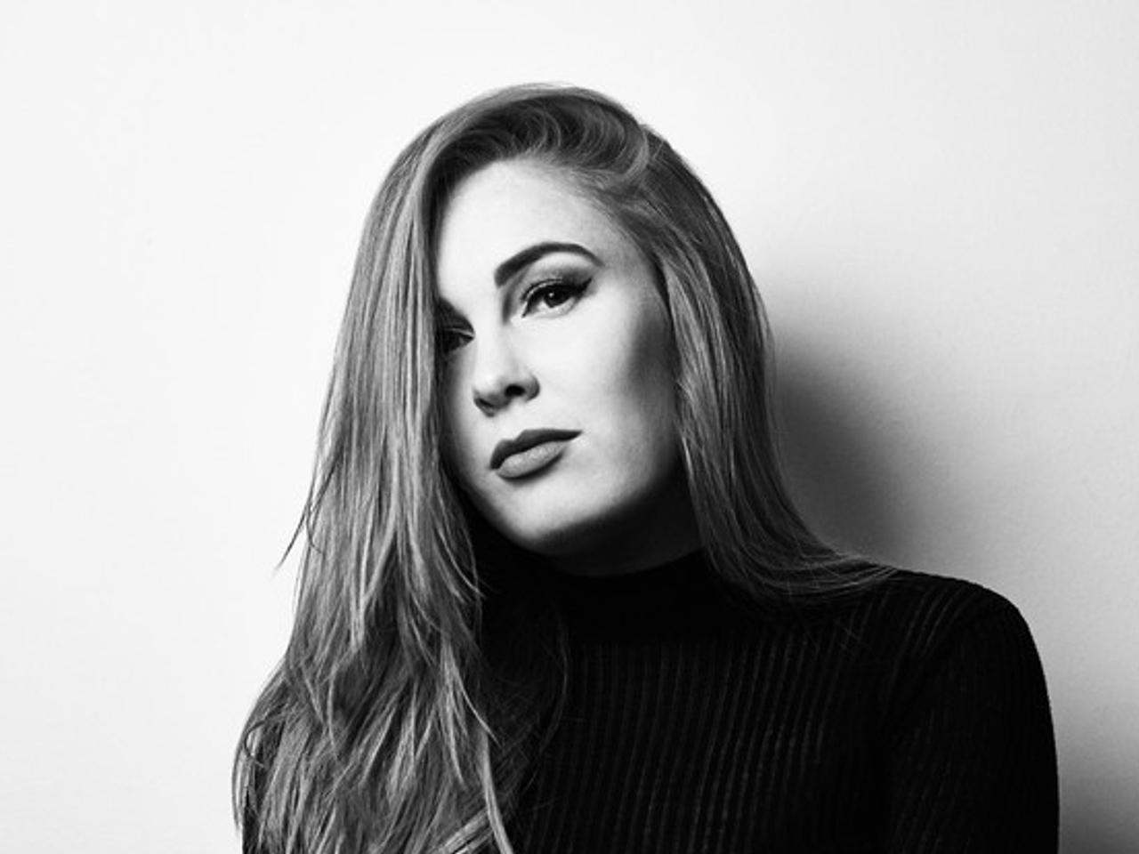 Laura Davie