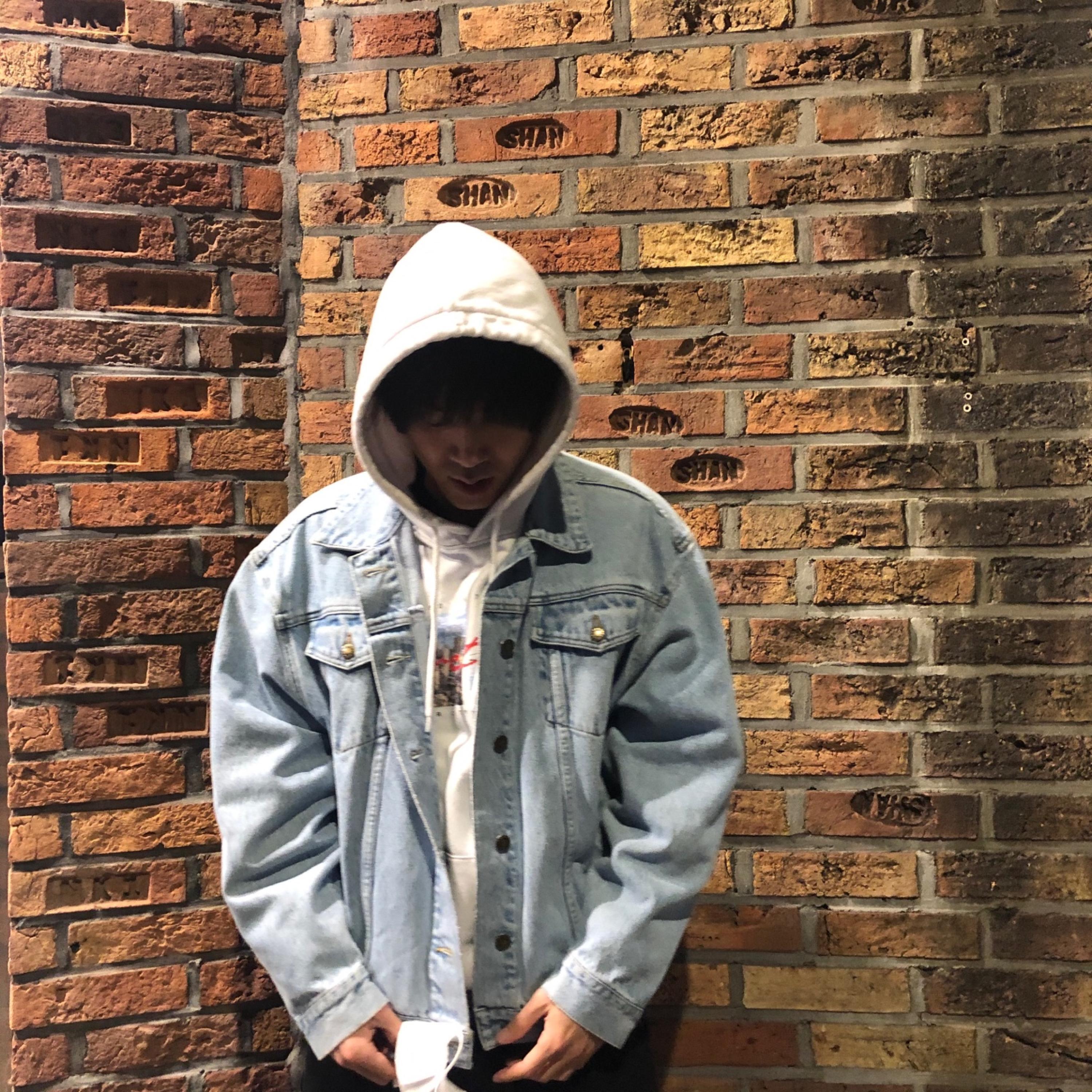 What's Going Down (feat. Yuzion)