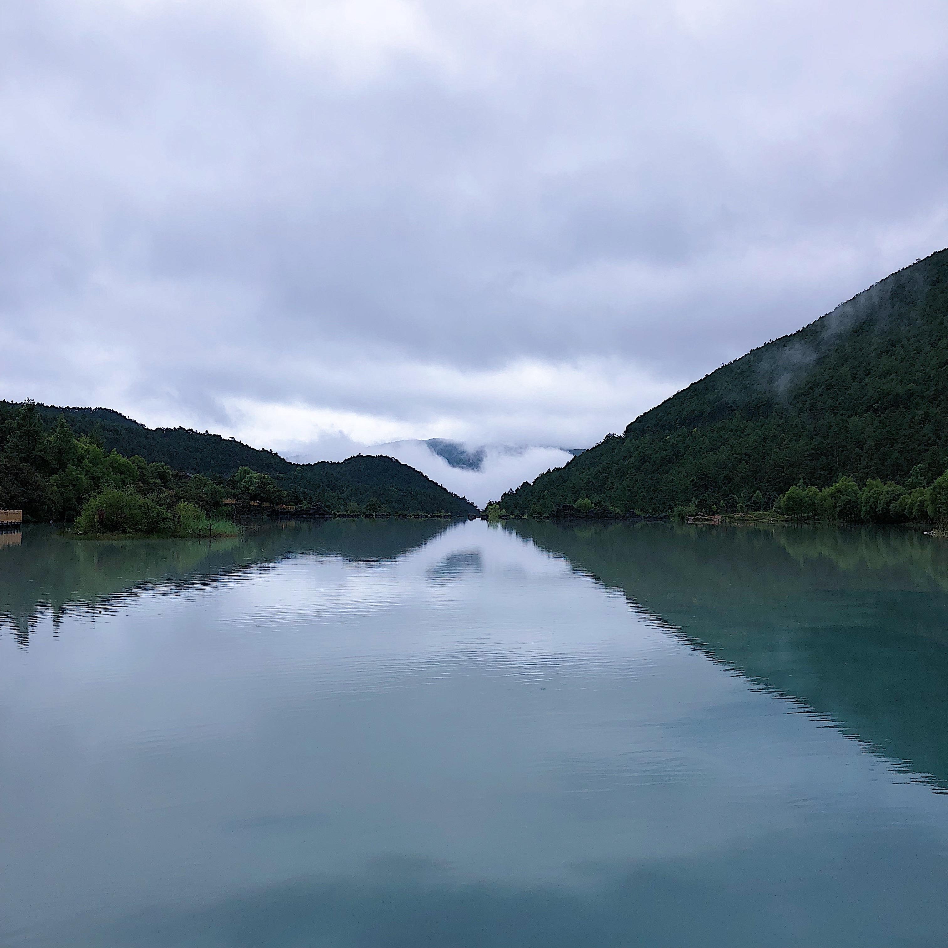 轻舟已过万重山